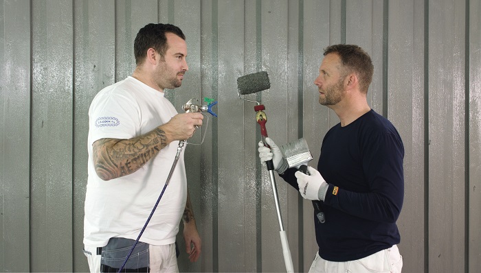 Duell i sprøyting Terje Ringdal vs Roger Devlin